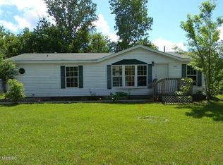 525 Locust St, Howard City, MI