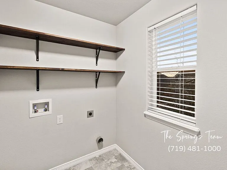 10957 Matta Dr — Photo 33
