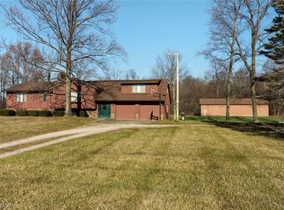 9555 W Smith Rd, Litchfield, OH 44253