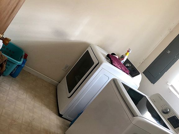 5th image of 59 Eastview Dr