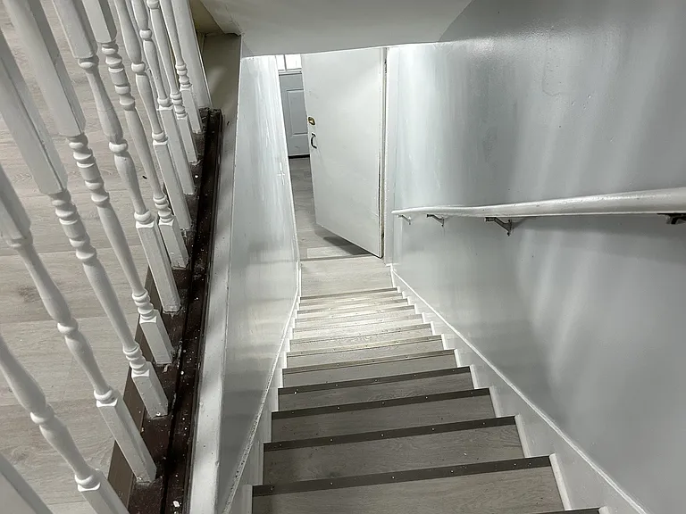 21-23 Weston St #1 — Photo 11