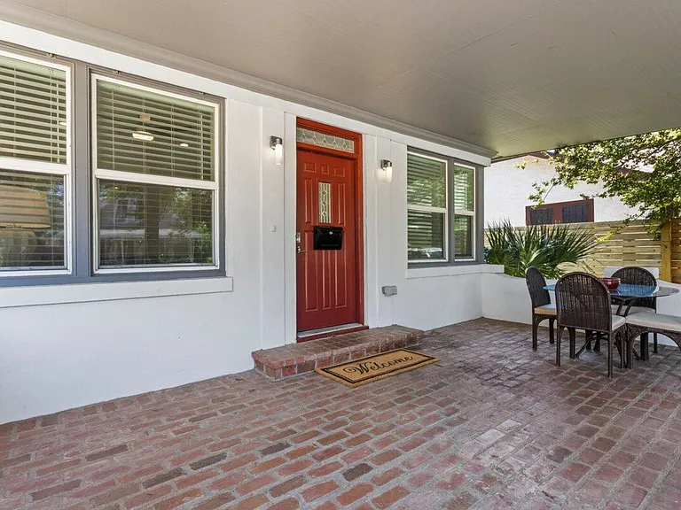 Lee St — Photo 30