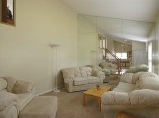 845 Kansas St, Carol Stream, IL 60188