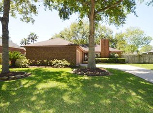 421 Holly Fern Dr, League City, TX 77573