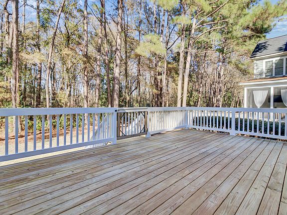 3rd image of 137 White Pine Way