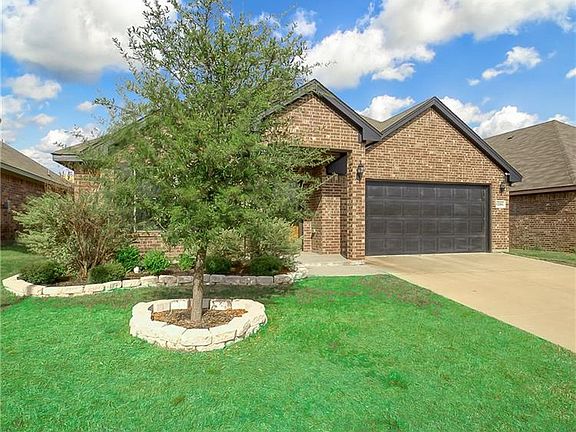 3rd image of 12304 Hunters Knoll Dr