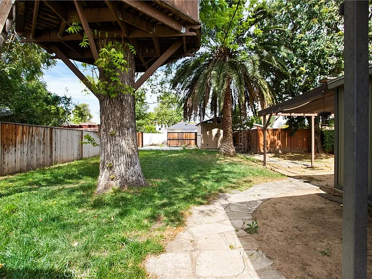 3359 Locust St — Photo 24