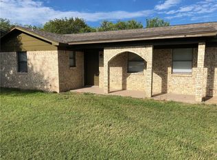 604 N Arthur St, Decatur, TX 76234