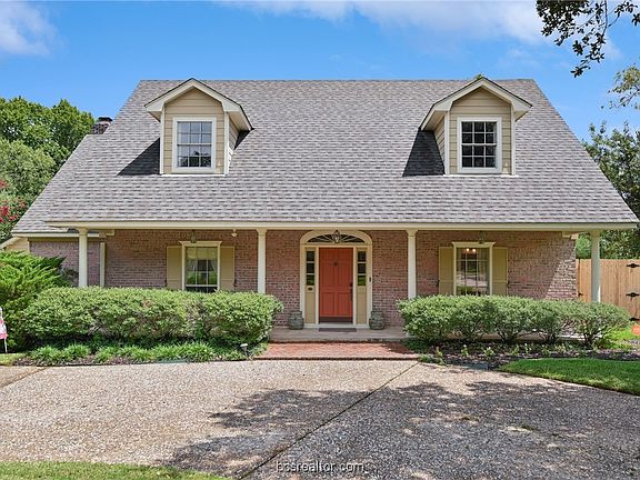 2nd image of 8611 Rosewood Dr