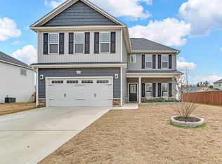 820 Roanoke Dr, Raeford, NC 28376