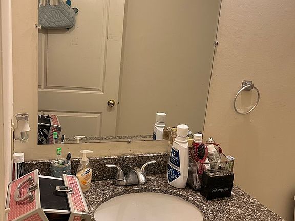 5th image of 91 Park Heights Ave APT Gc