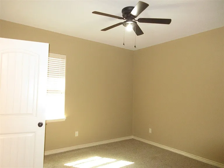 2907 Old Ironsides Dr — Photo 9