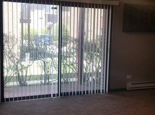 15820 Terrace Dr #RO1, Oak Forest, IL 60452