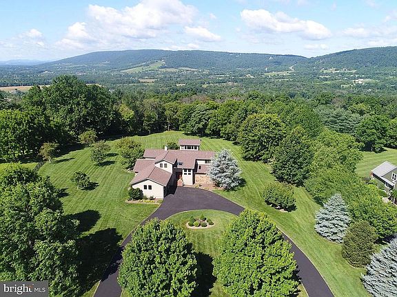 3rd image of 18240 Turnberry Dr