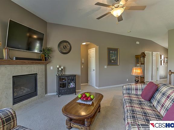 4th image of 1004 N 185th St