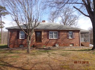 3048 N Olivers Xrds, Newton, NC 28658