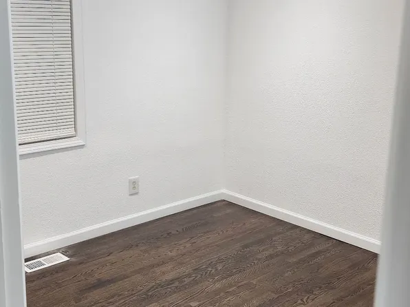 2053 N 32nd St, Kansas City, KS 66104