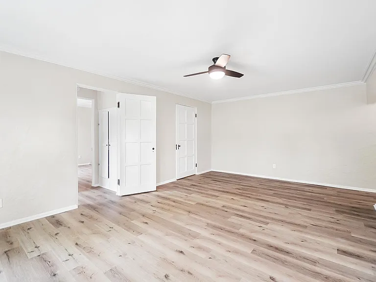 1211 Far Hills Ave #211 — Photo 4