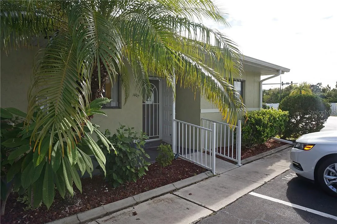 2 bed, 886 sqft, $1,500 — Photo 2