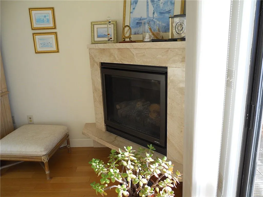 Capella South — Photo 4