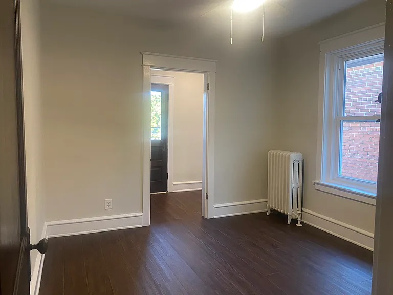 116 W Franklin St — Photo 19