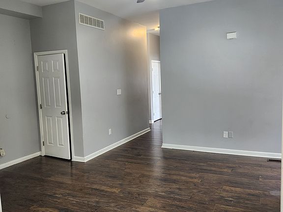 2nd image of 228 Stanley Ave Unit 1