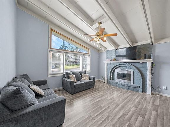 3rd image of 8106 Elizabeth Ave