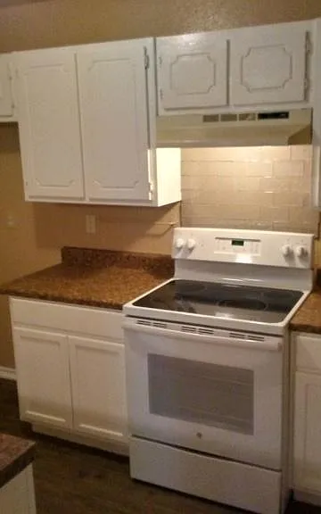 2007 Carousel Dr — Photo 3