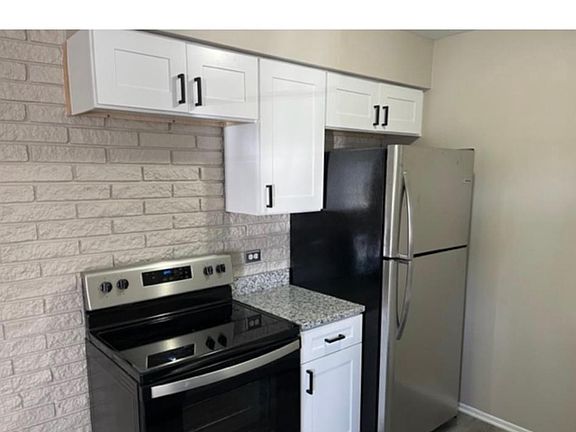 2nd image of 17843 Marquette St