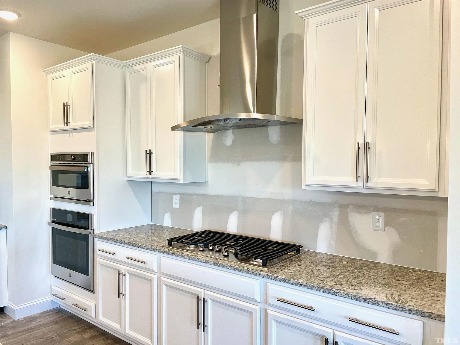 5 bed, 4.5 bath, 3732 sqft, $3,299 — Photo 4