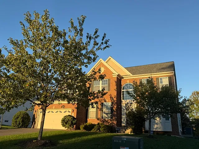7 bed, 5500 sqft, $5,100 — Photo 3