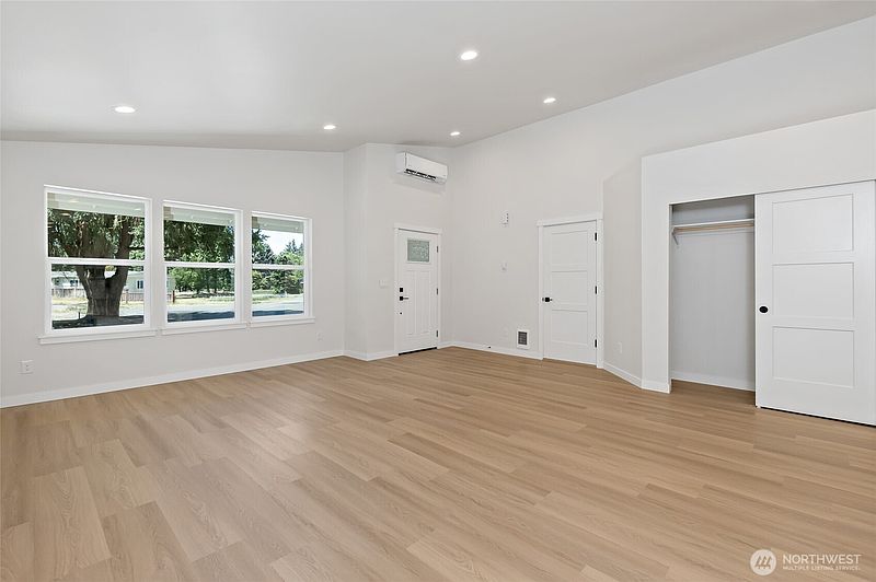 5th image of 21913 127th Street Ct E