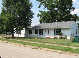 322 Jefferson St, De Soto, MO 63020