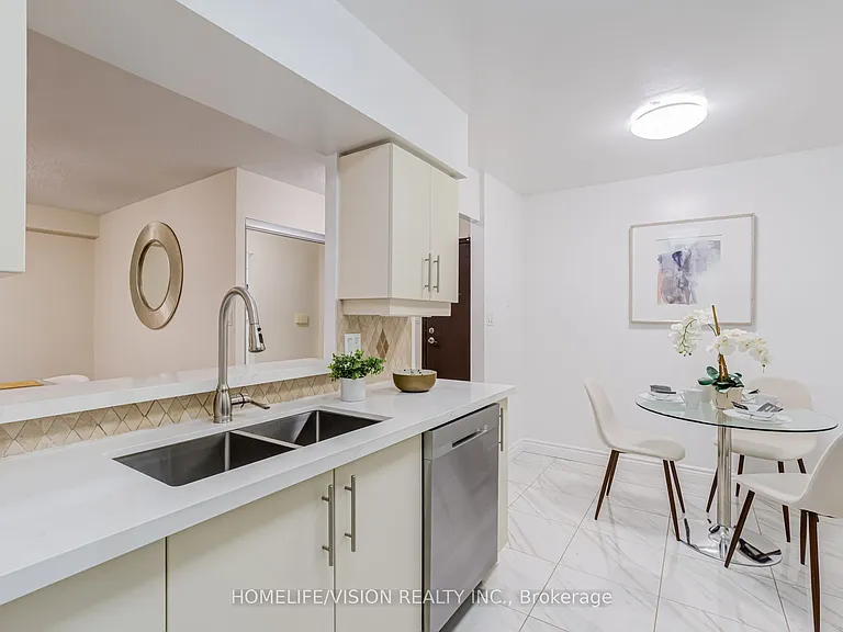 30 Greenfield Ave #903 — Photo 27