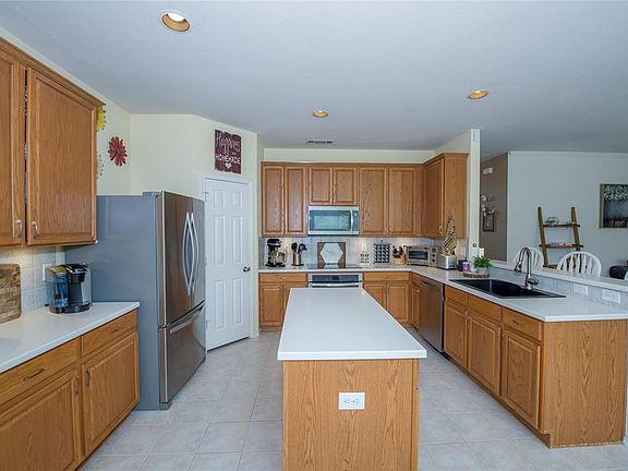 4th image of 1519 Hidden Cove Dr