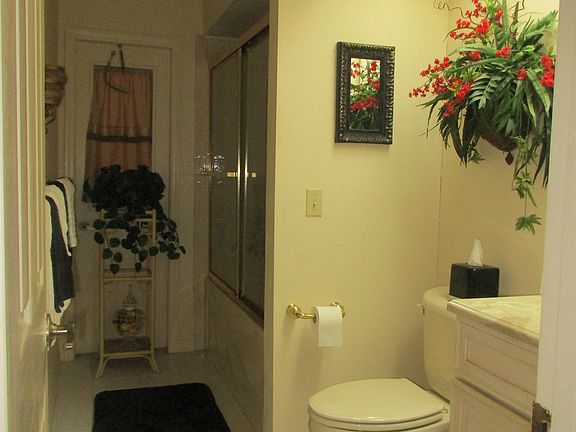 2nd Bathroom