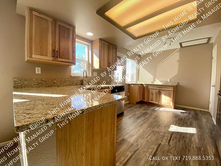 8001 Horizon Dr — Photo 2