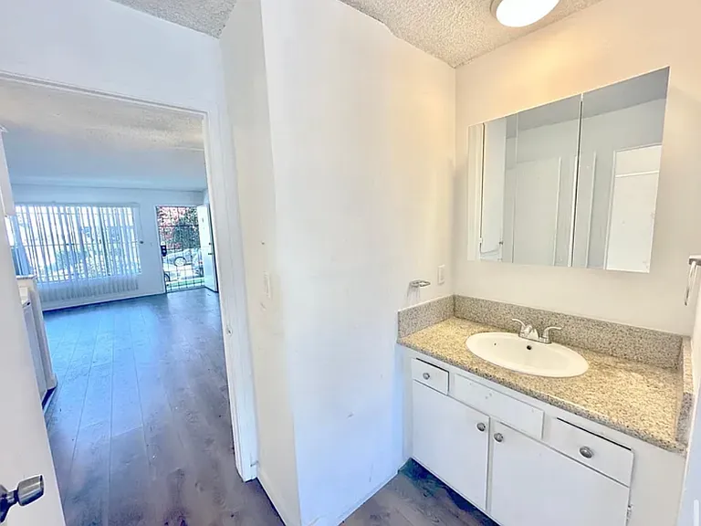 711 Machado Dr #4 — Photo 9
