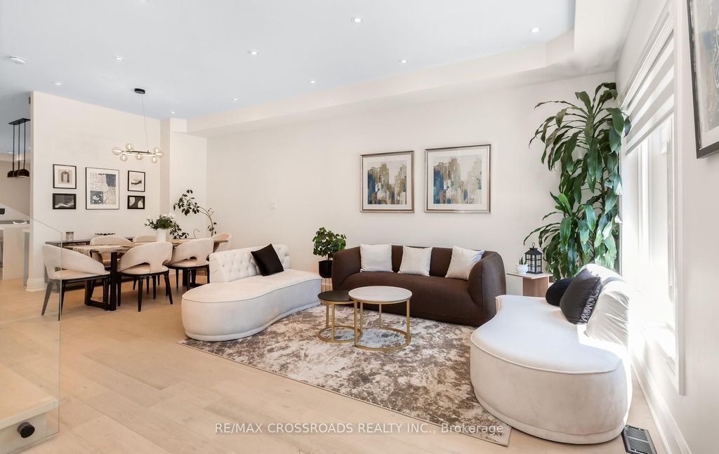10 Hamstead Ave, Toronto, ON - View 4