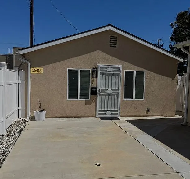 16416 Brighton Ave — Photo 1