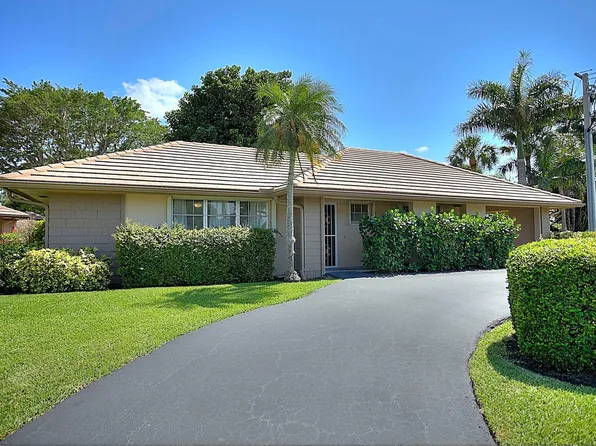 137 Clubhouse Boulevard, Atlantis, FL 33462