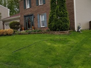 702 Buffalo Cir, Carol Stream, IL 60188