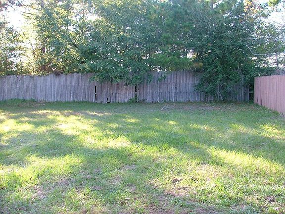 Lg rear yard