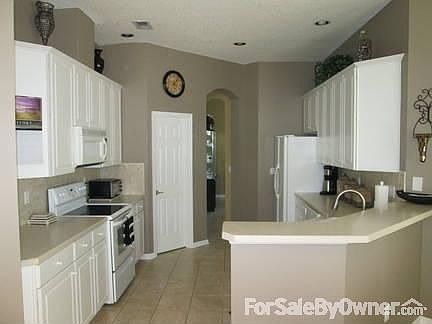 5th image of 111 Glen Oaks Dr
