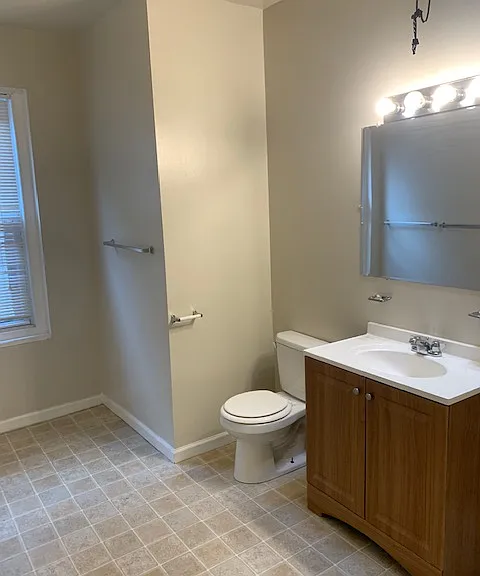 221 Buckingham Pl — Photo 17