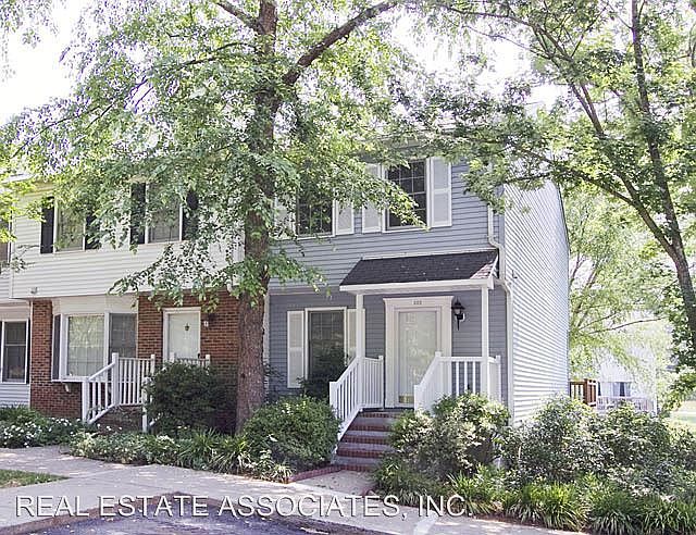 1st image of 325 Wildberry Ln