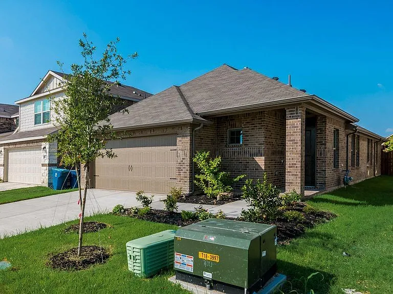 1080 Norias Dr — Photo 2