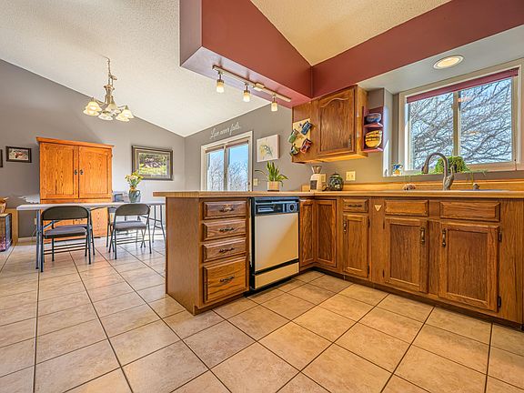 5th image of 13893 200th St