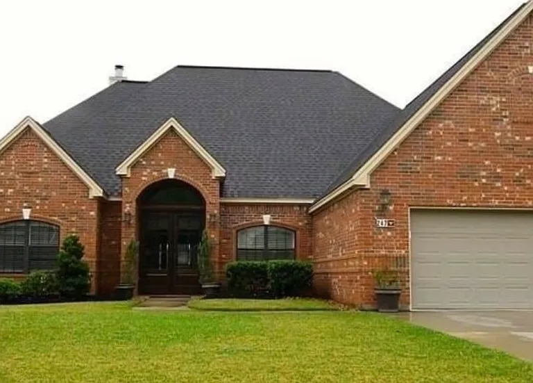 247 Hannah Ln — Photo 2
