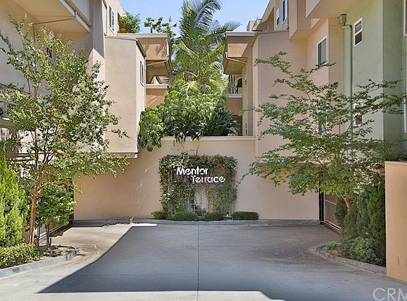 2nd image of 120 S Mentor Ave #9